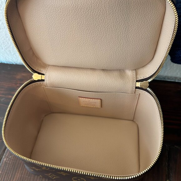 Louis Vuitton Nice Mini Monogram Canvas Beauty Case - Picture 6 of 12